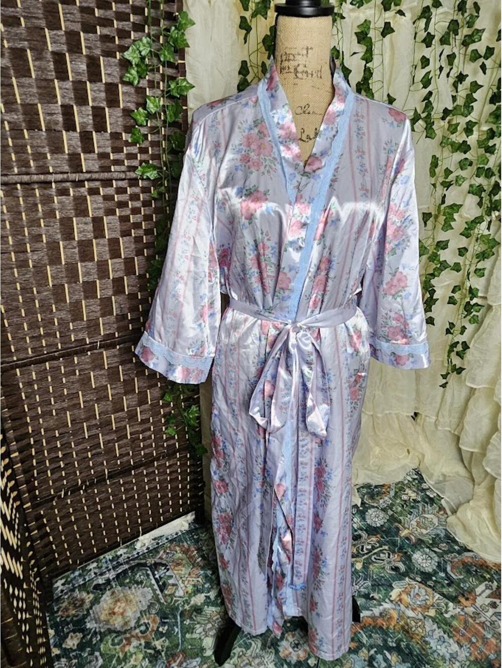 Vintage Floral Satin Robe Pastel Pink Blue Lace Trim Cottagecore Coquette